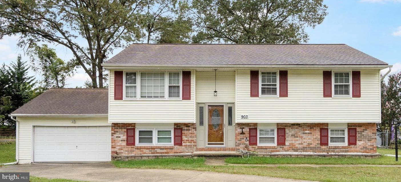 903 Jay Court photo 1