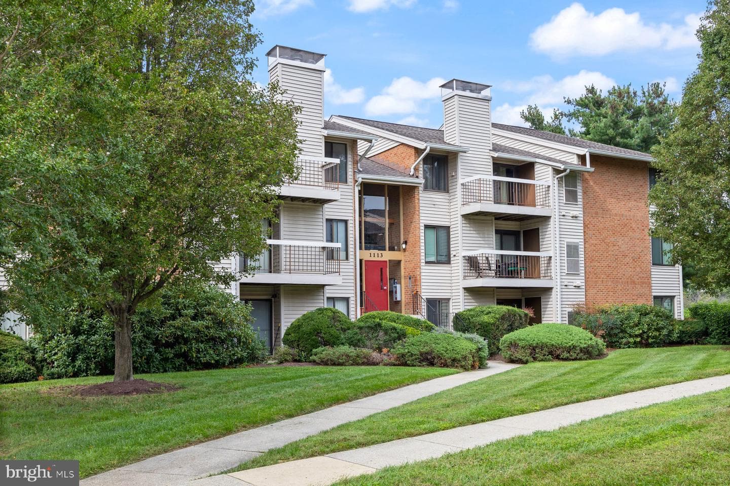 1113 Castle Harbour Way #1b photo 1