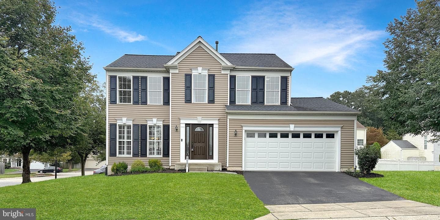 8001 Foxglen Court photo 1