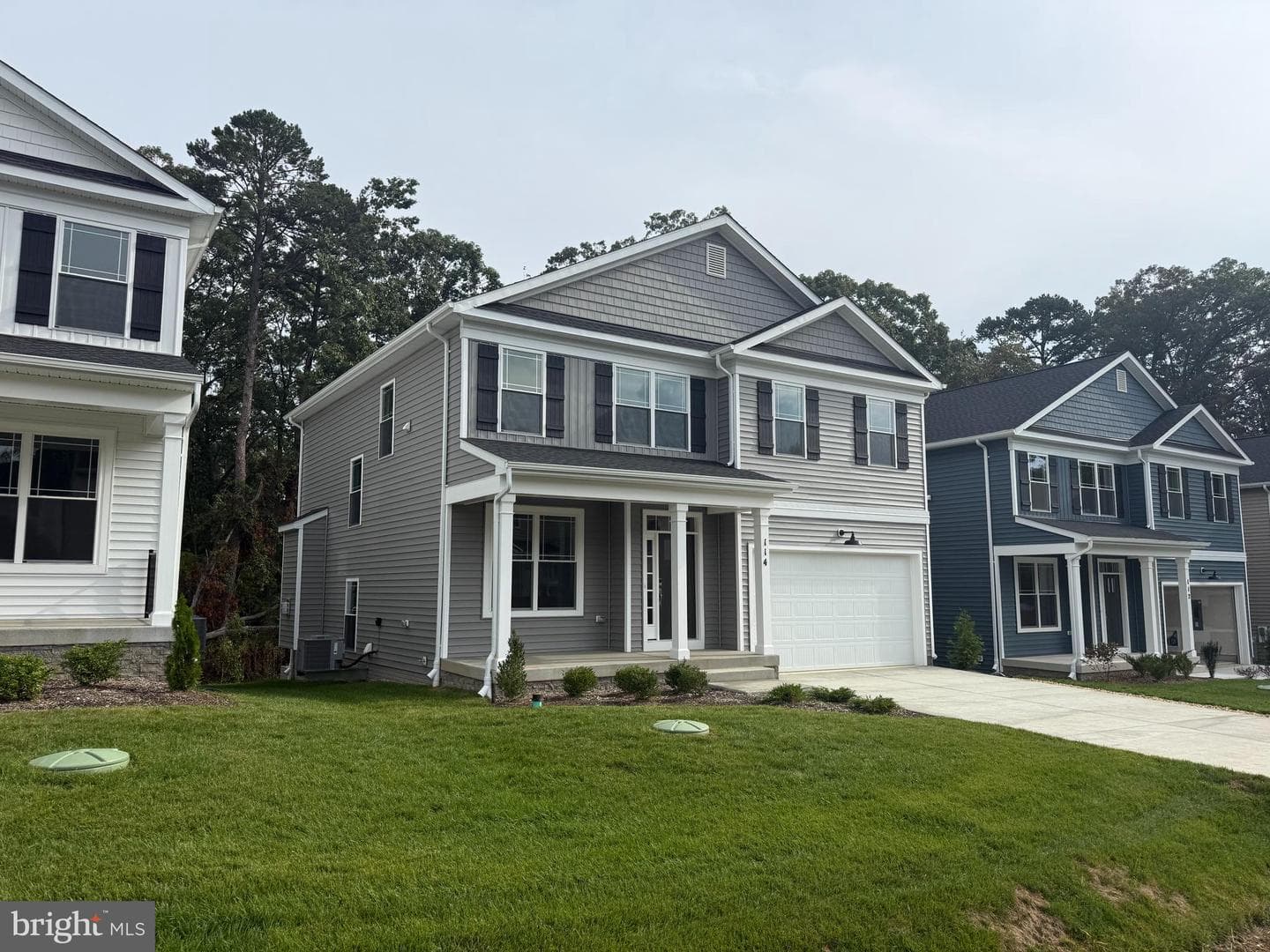 114 Overlea Drive E photo 1