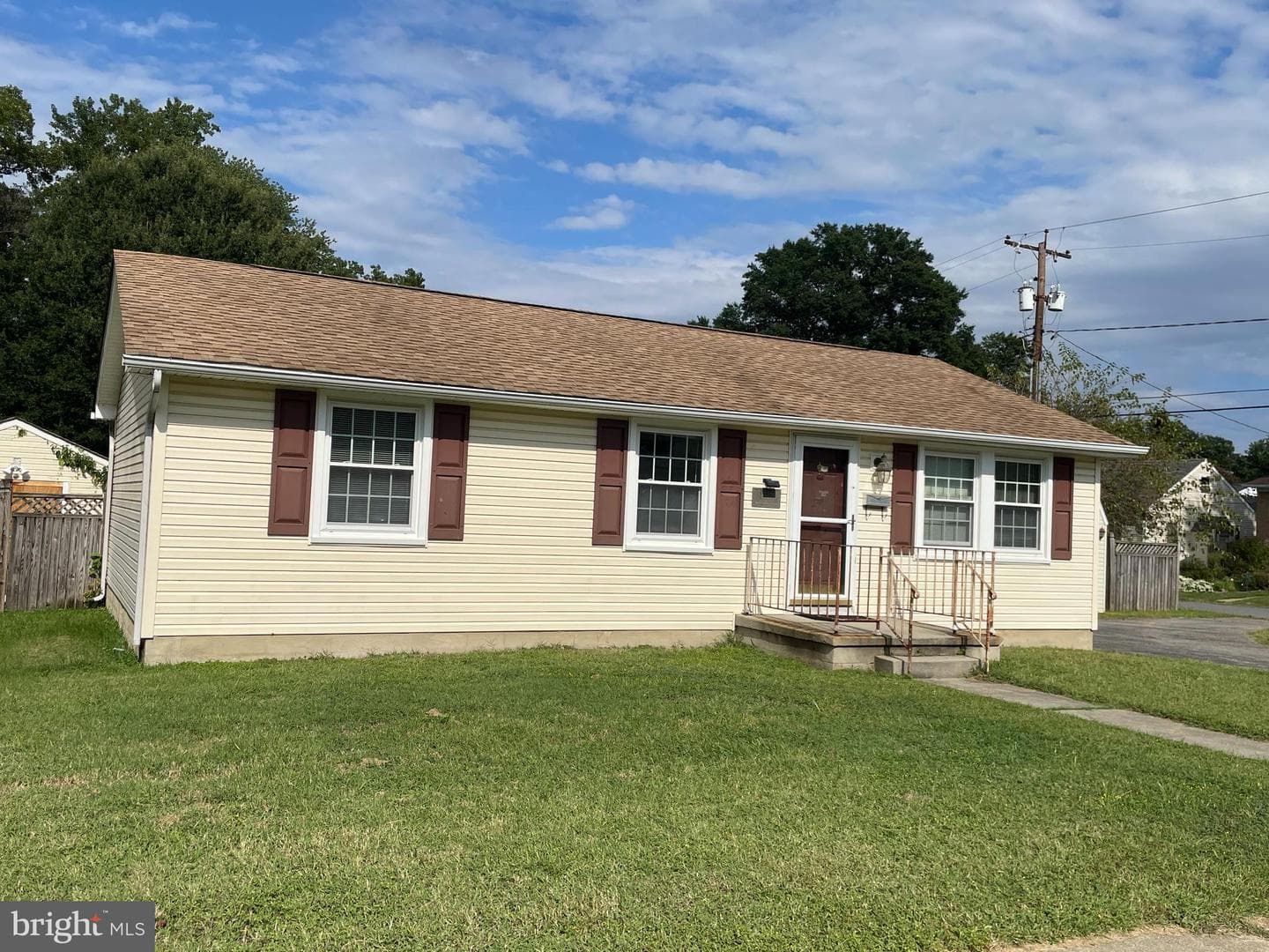8537 Creek Road photo 1