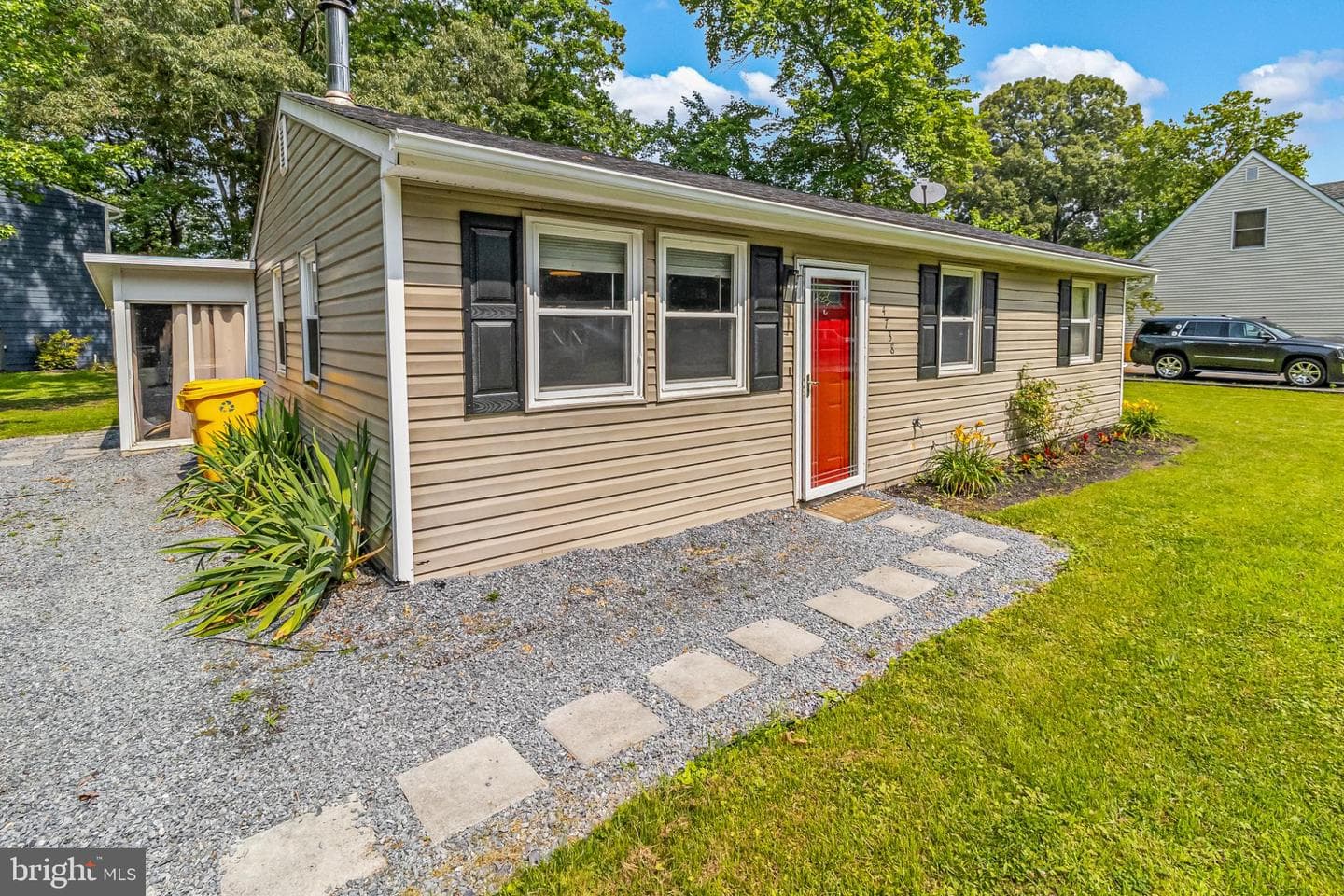 4738 Washington Avenue photo 1