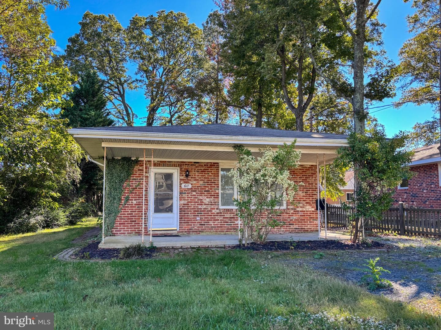 617 Walnut Avenue photo 1