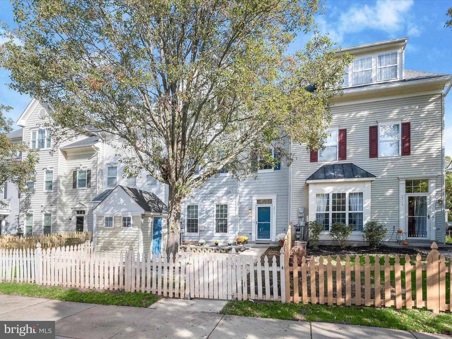 2711 Middle Neck Road photo 1