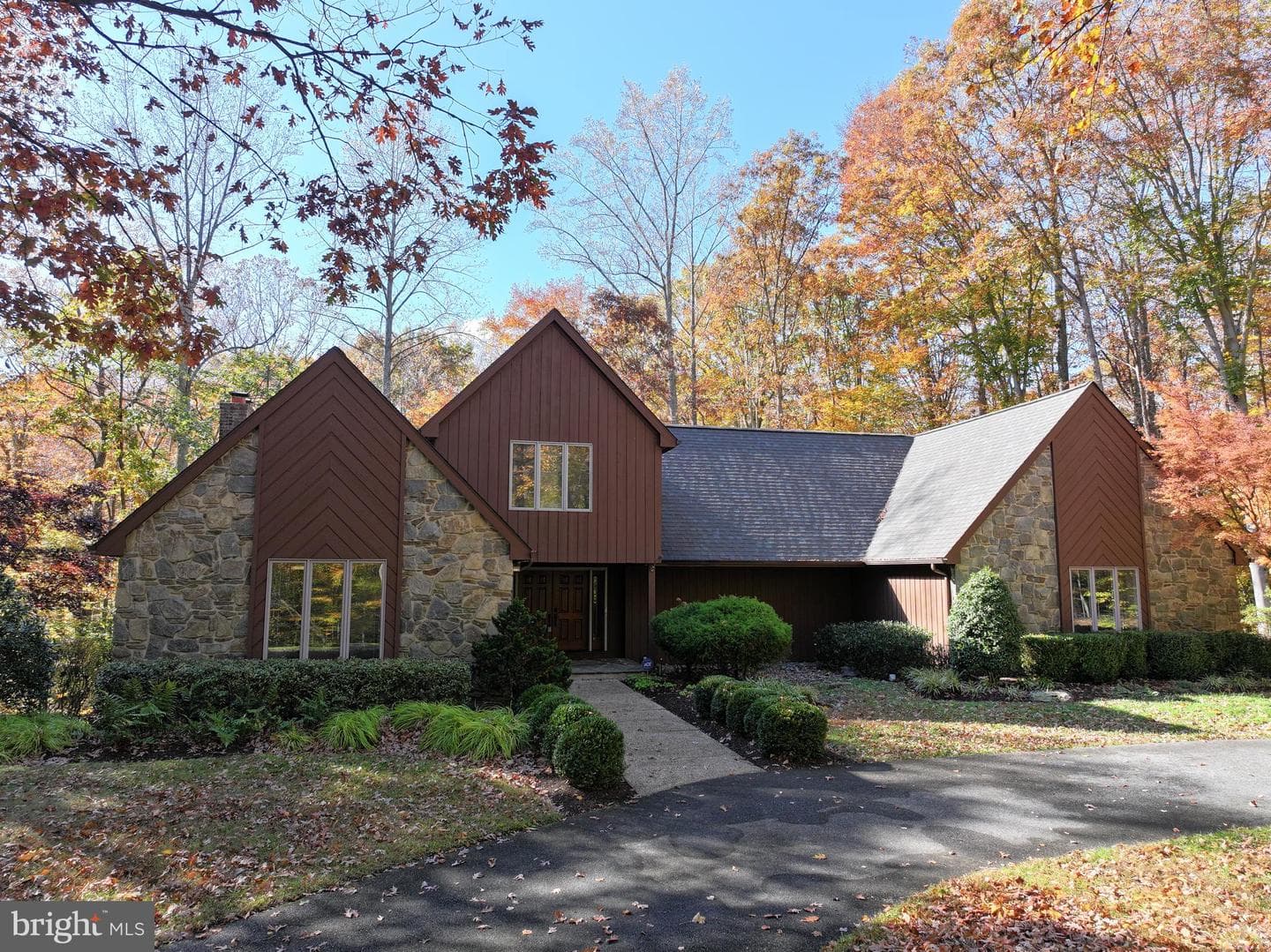 1603 Huntcliff Way photo 1