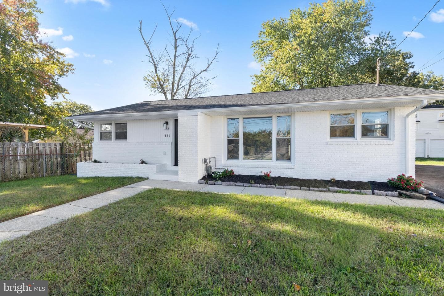 1831 Drew Street photo 1
