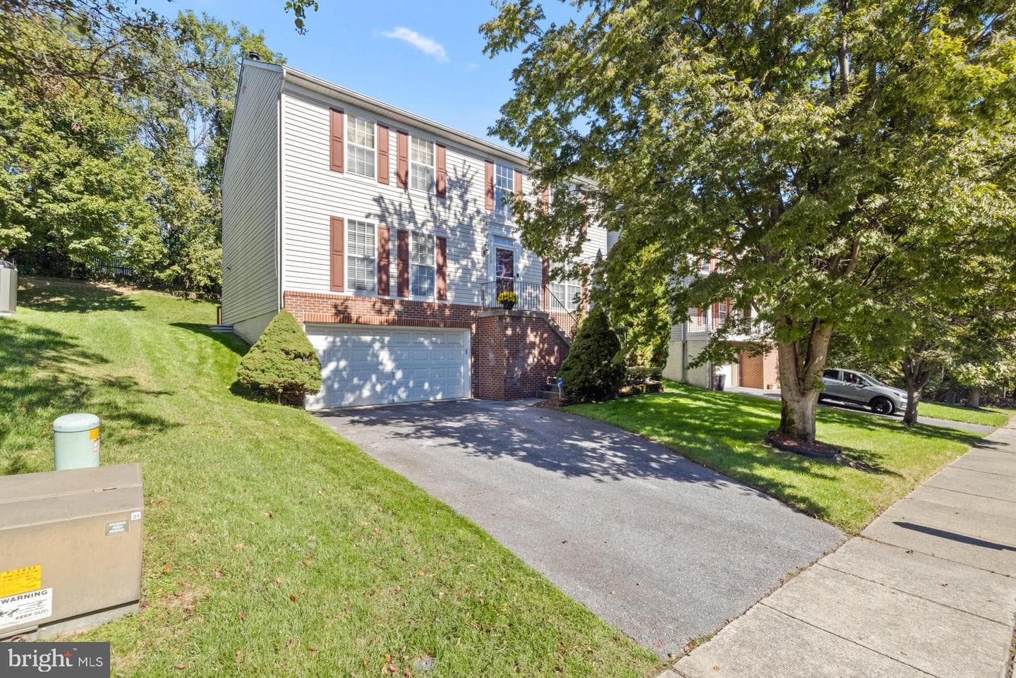 112 Farmbrook Lane photo 1