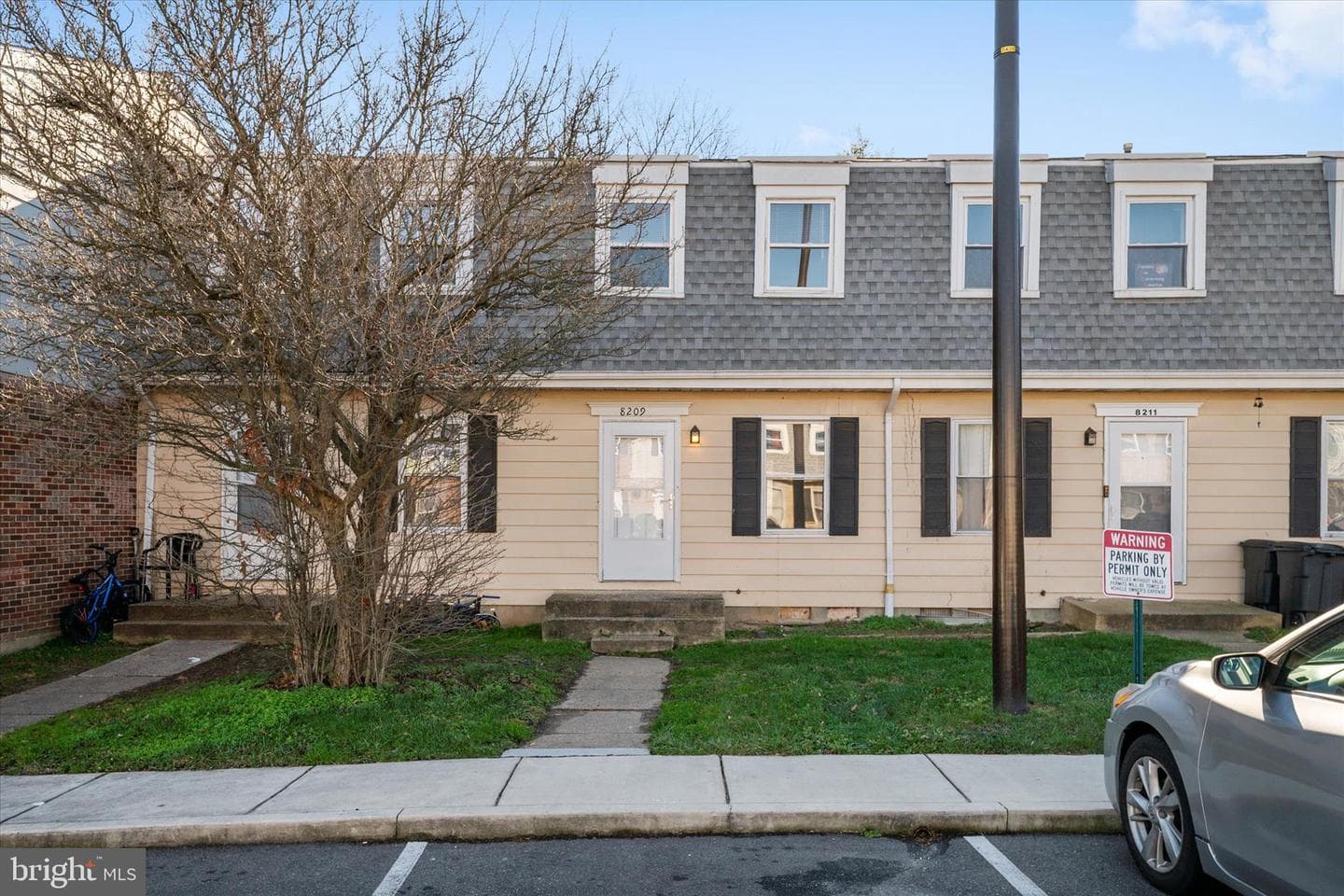 8209 Coatsbridge Court photo 1