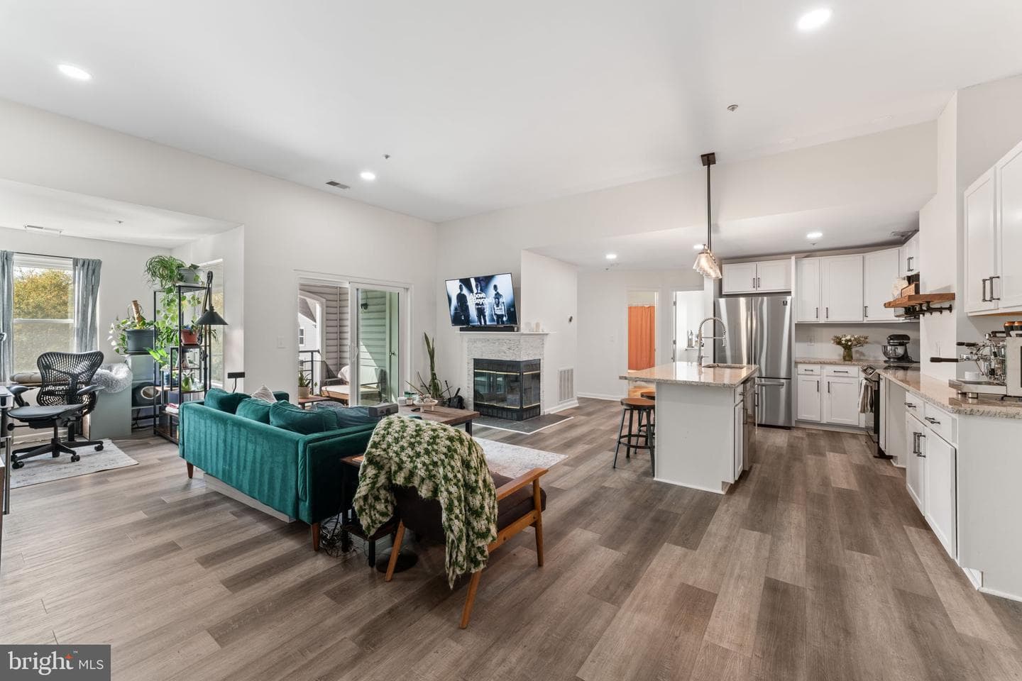 10 Greystone Court #i photo 1