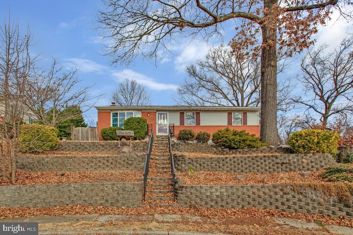 417 Elm Avenue photo 1