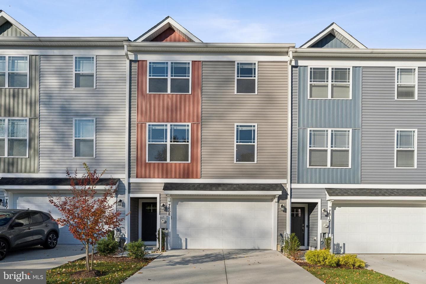 7808 Wolf Run Lane photo 1