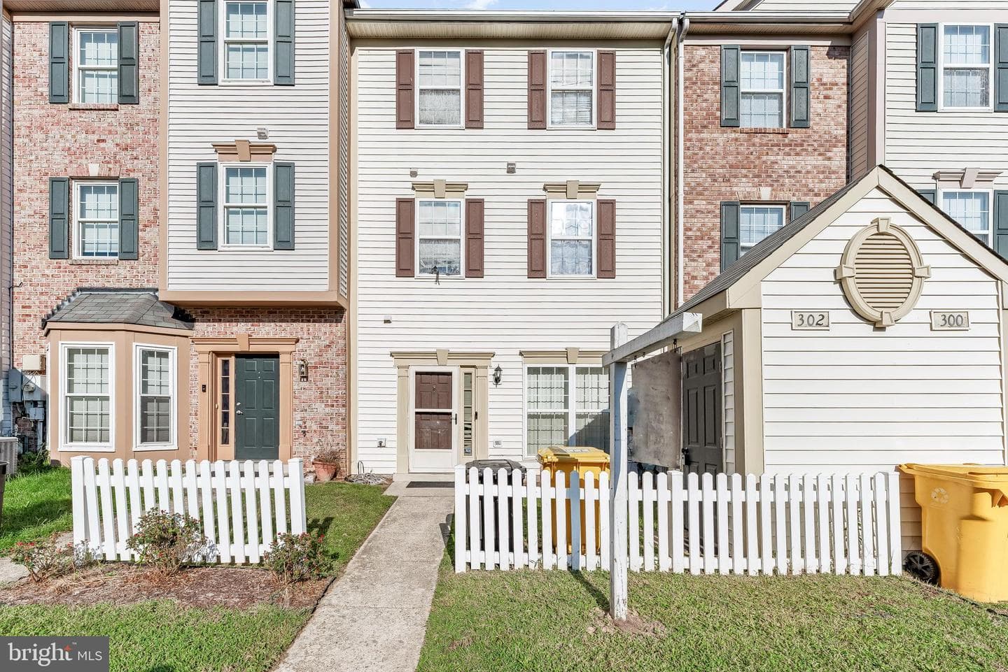 302 Assembly Point Court photo 1