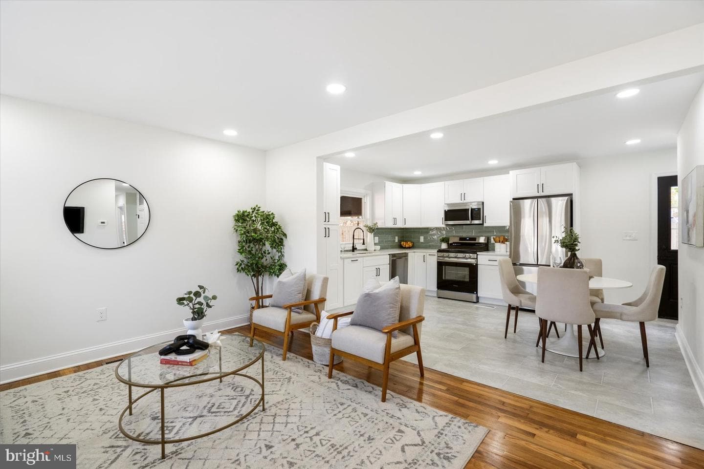 1047 Dumbarton Road photo 1