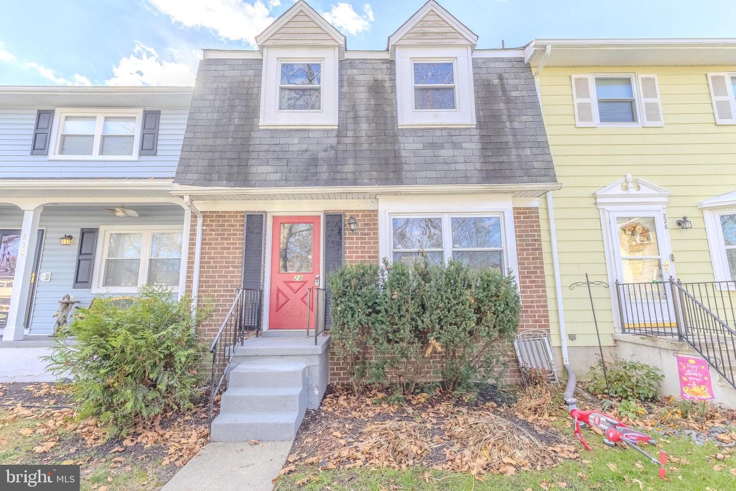 228 Nathan Way photo 1