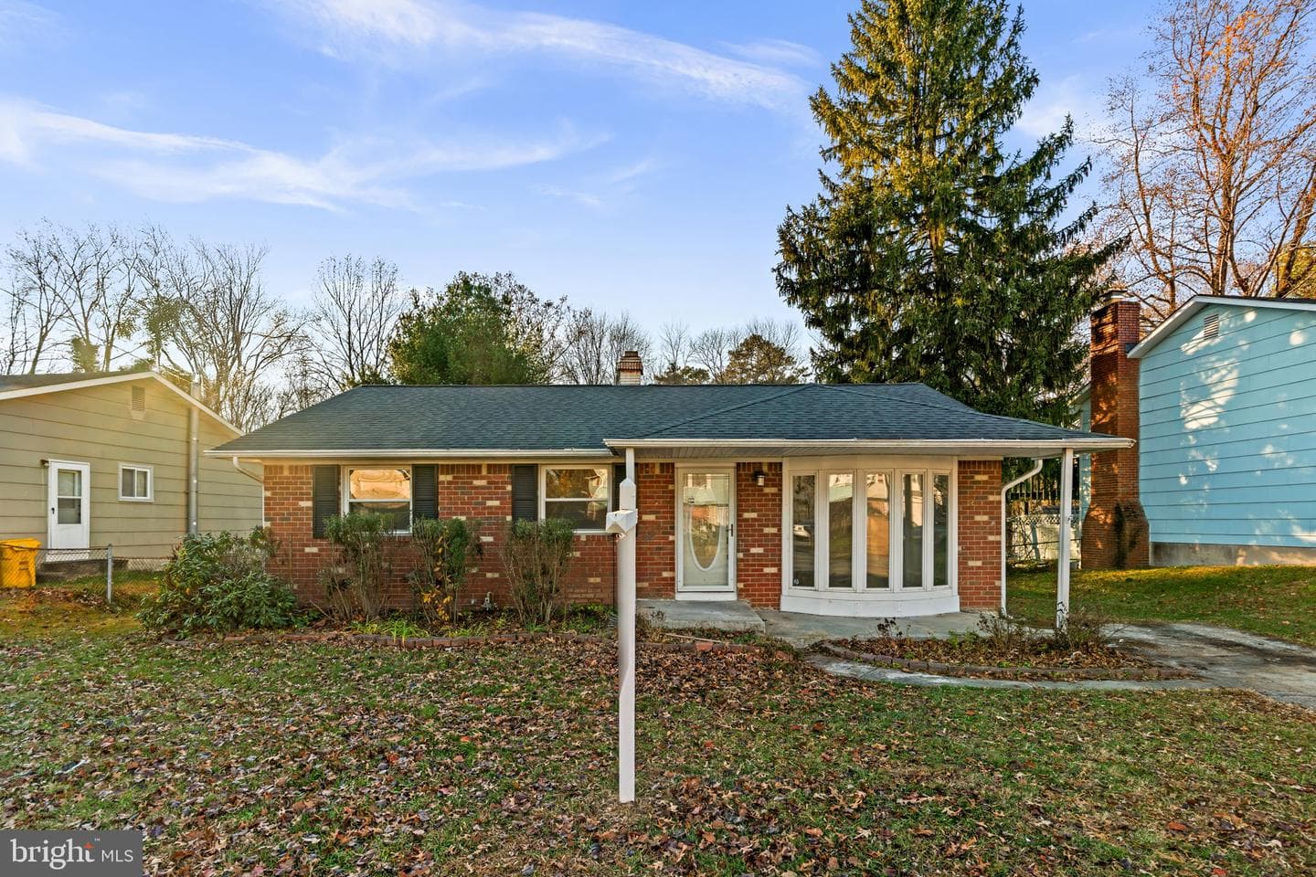 8111 Phirne Road E photo 1