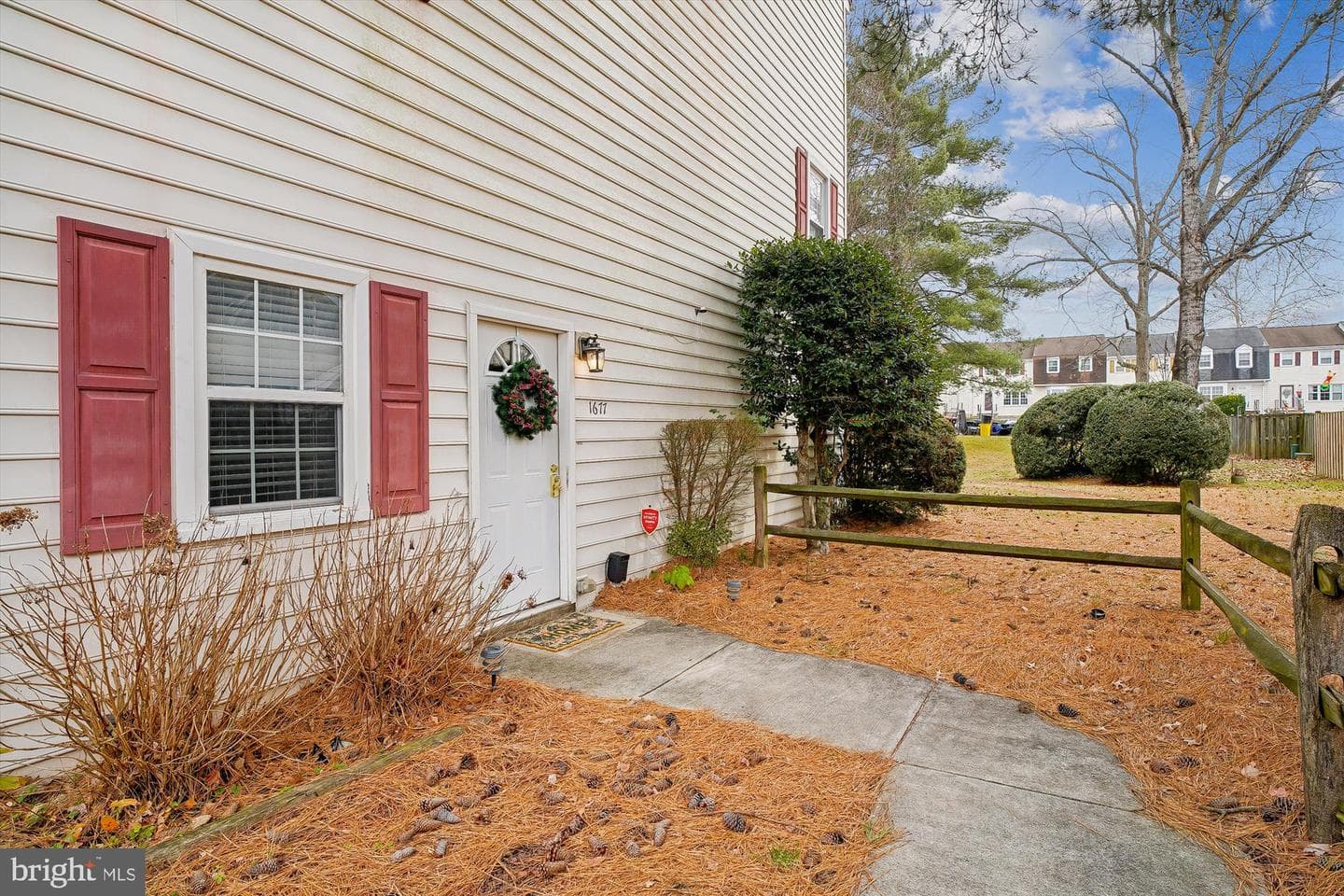 1677 Hart Court photo 1