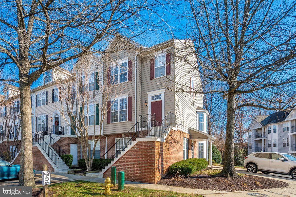 108 Harbour Heights Drive photo 1