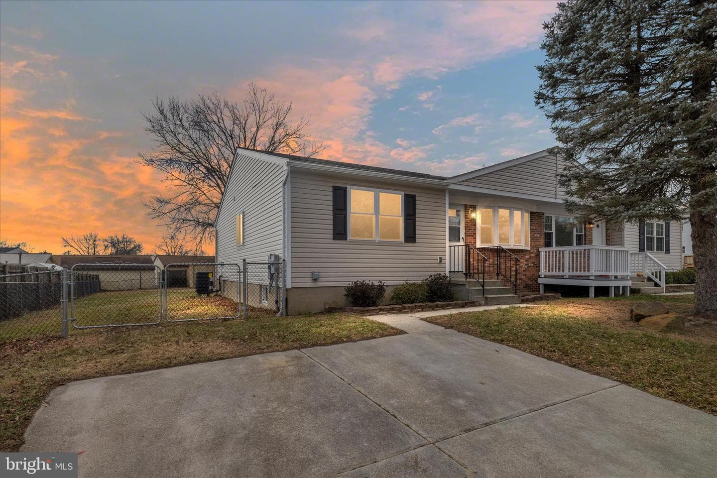 905 220th Street photo 1