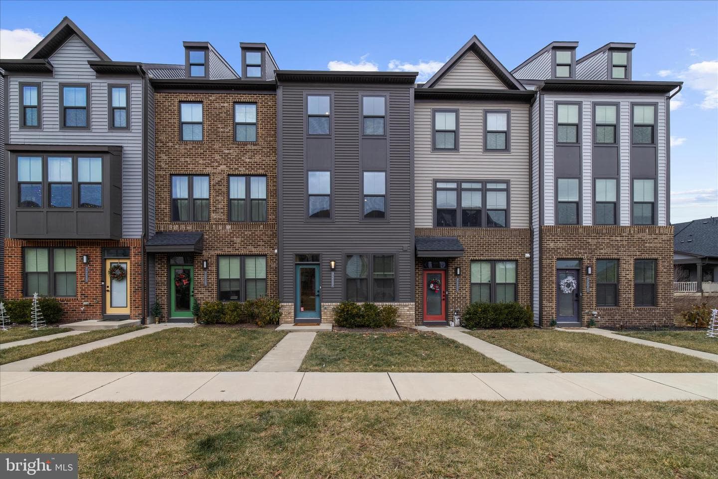 7217 Sprouse Court photo 1