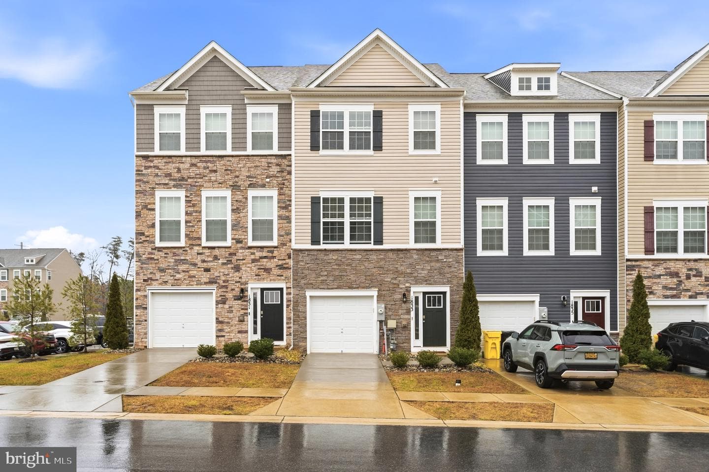 1833 Roslynhill Trail photo 1