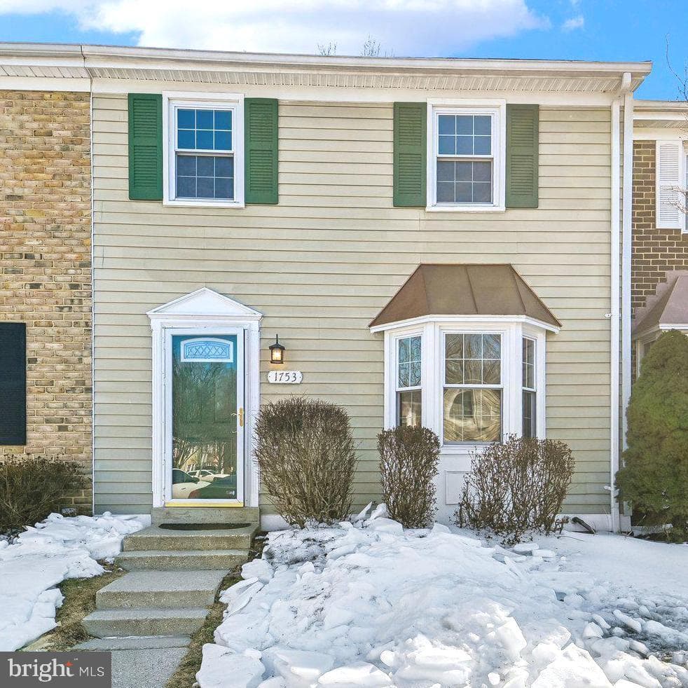 1753 Castleford Square photo 1