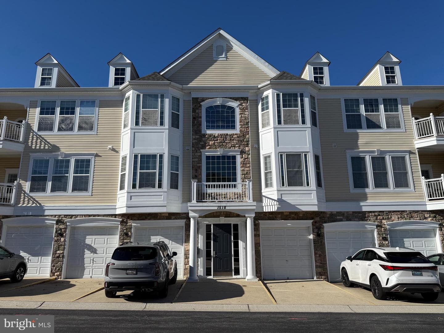 1518 Enyart Way #301 photo 1