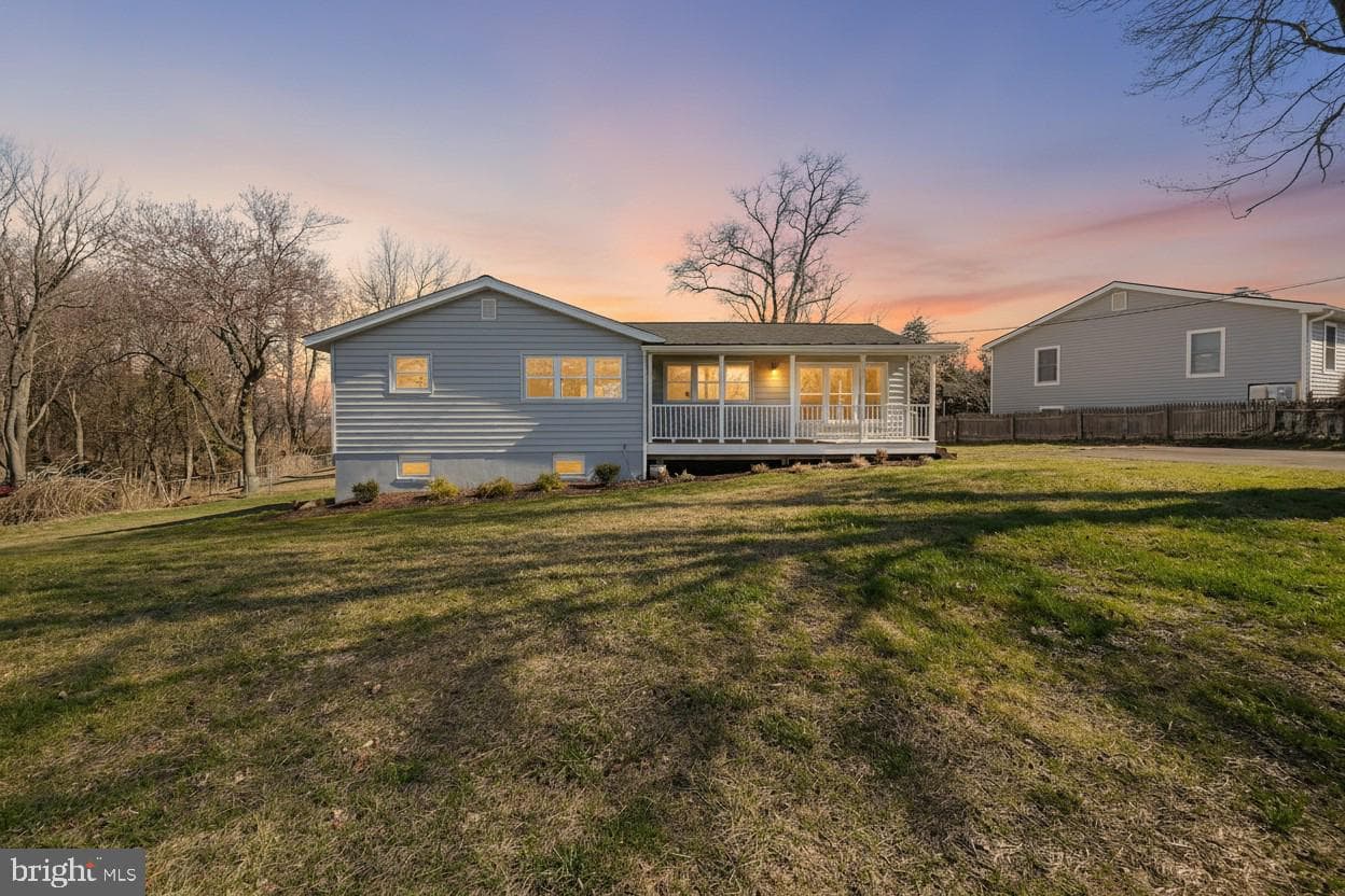 1546 Ridgely Drive photo 1