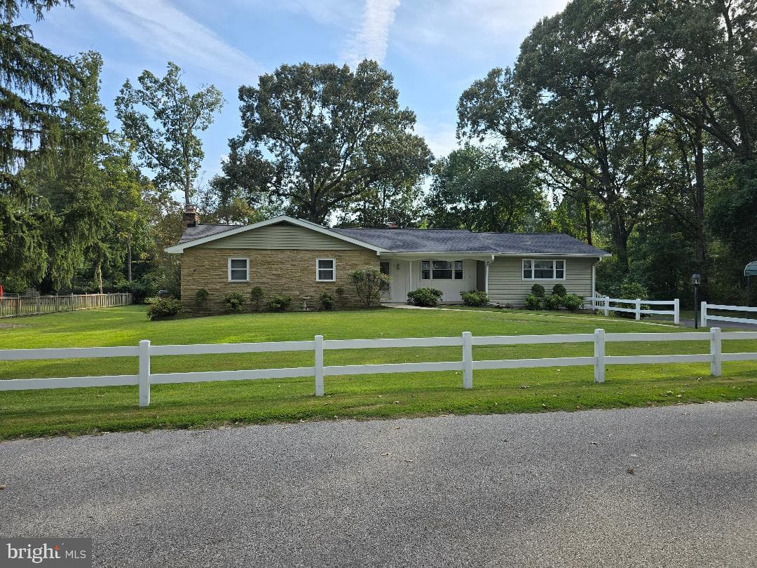 455 Community Road photo 1