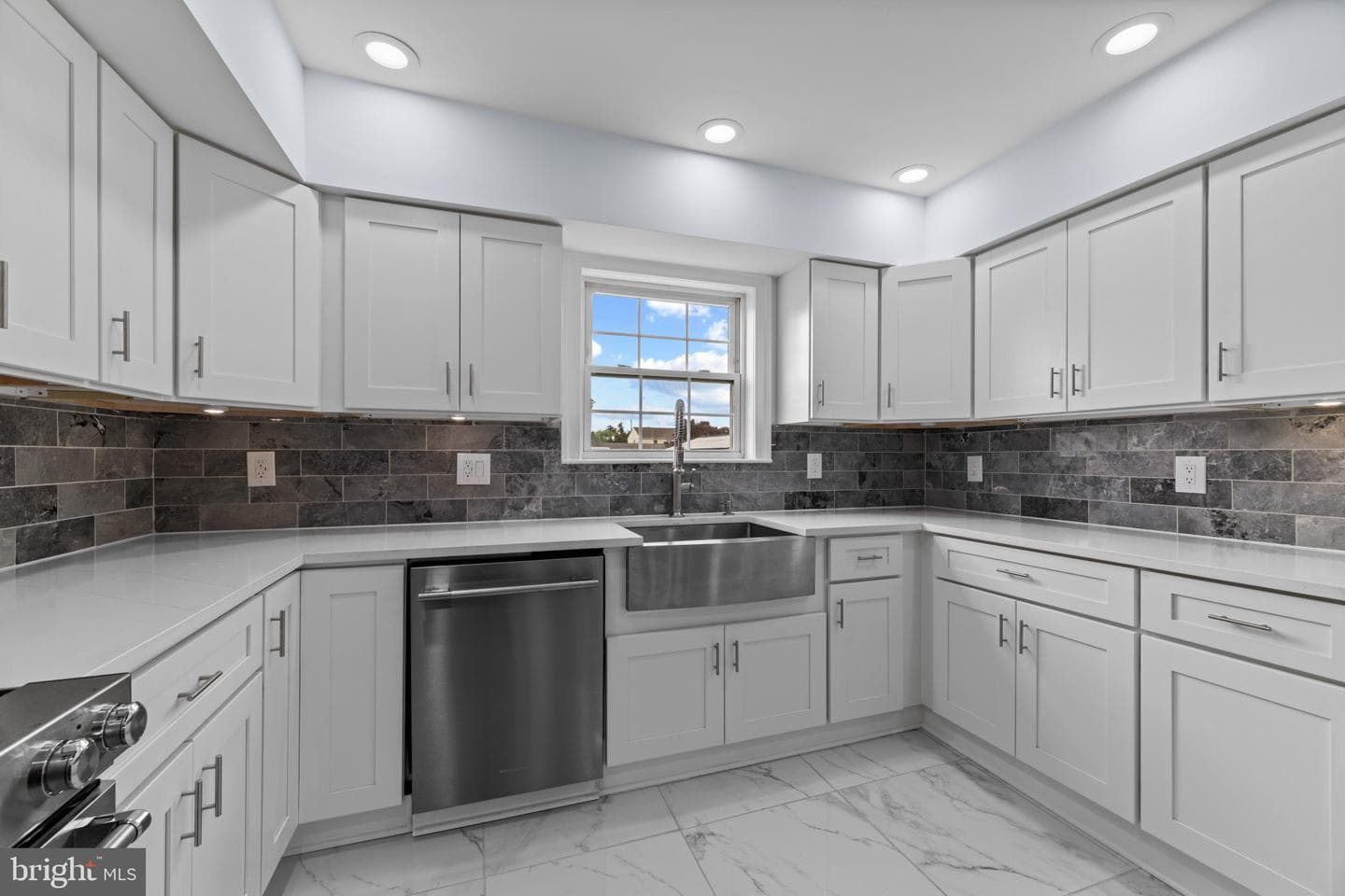 8424 Smallwood Court, Pasadena