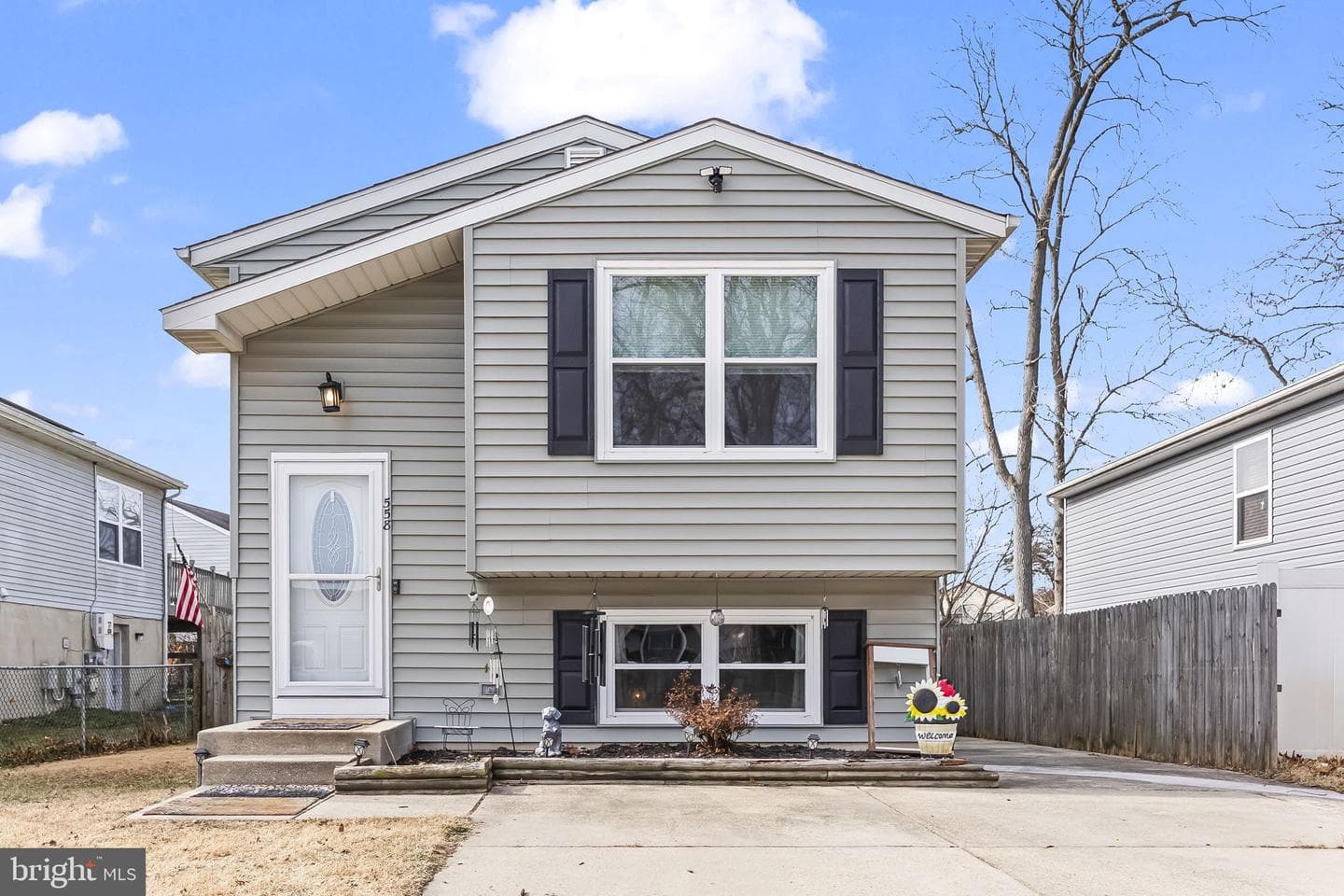 558 Elizabeth Lane photo 1
