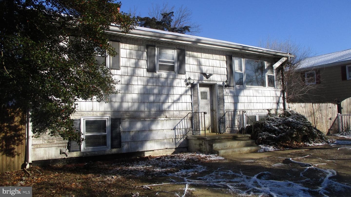 391 Hilltop Lane photo 1