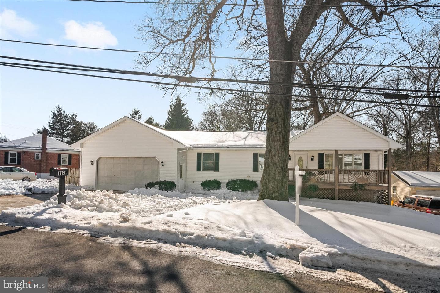 1123 Oak View Drive photo 1