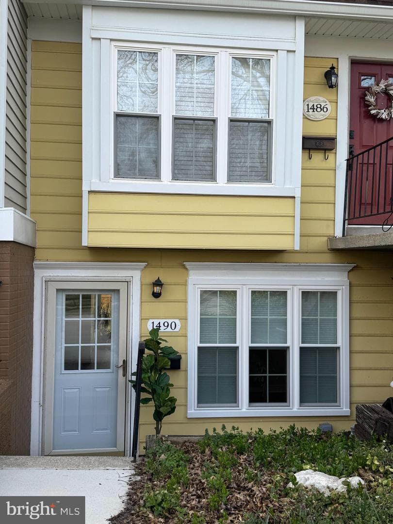 1490 Mara Vista Court photo 1