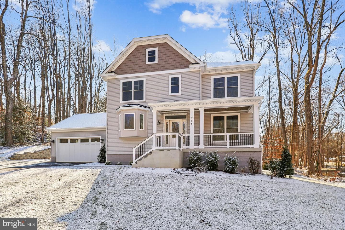 986 Waterbury Heights Drive photo 1
