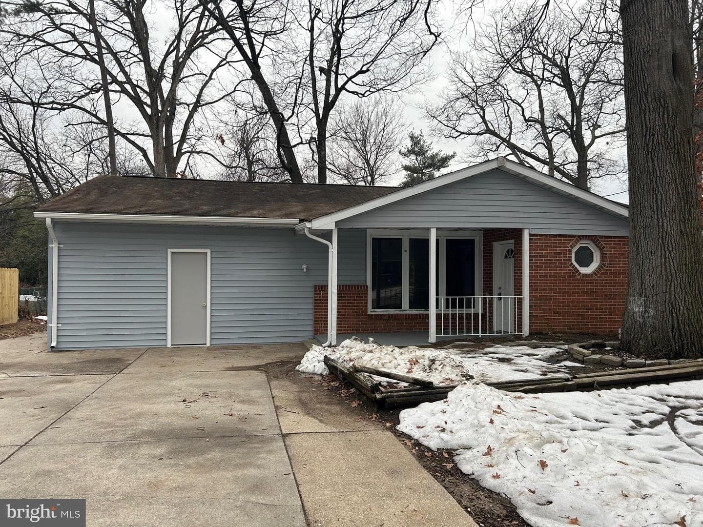 8009 Woodholme Circle photo 1