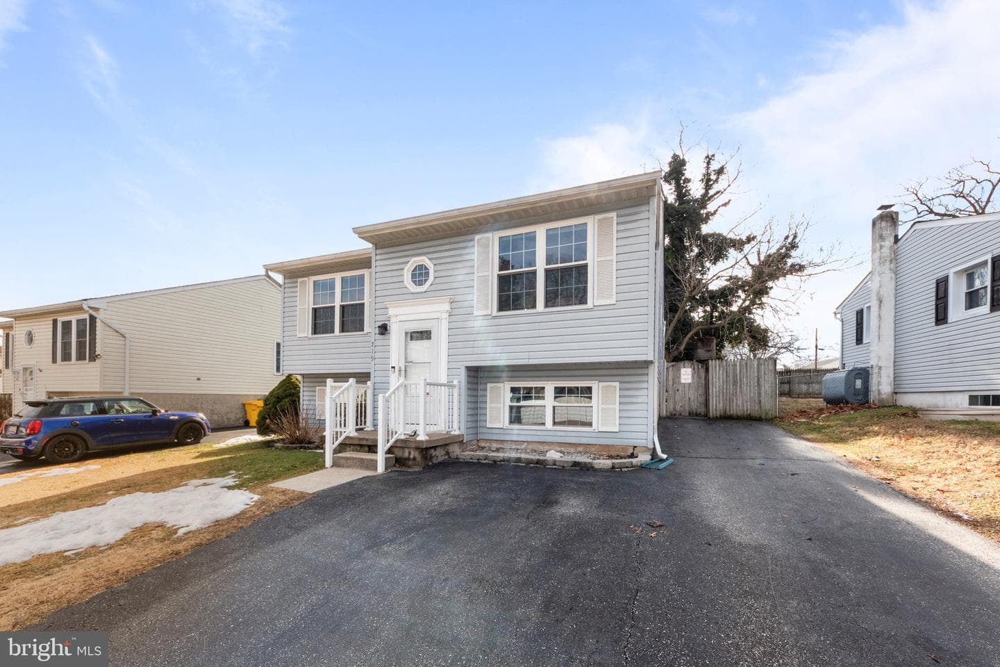 719 203rd Street photo 1