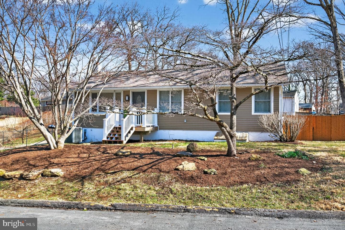 25 Lincoln Parkway photo 1
