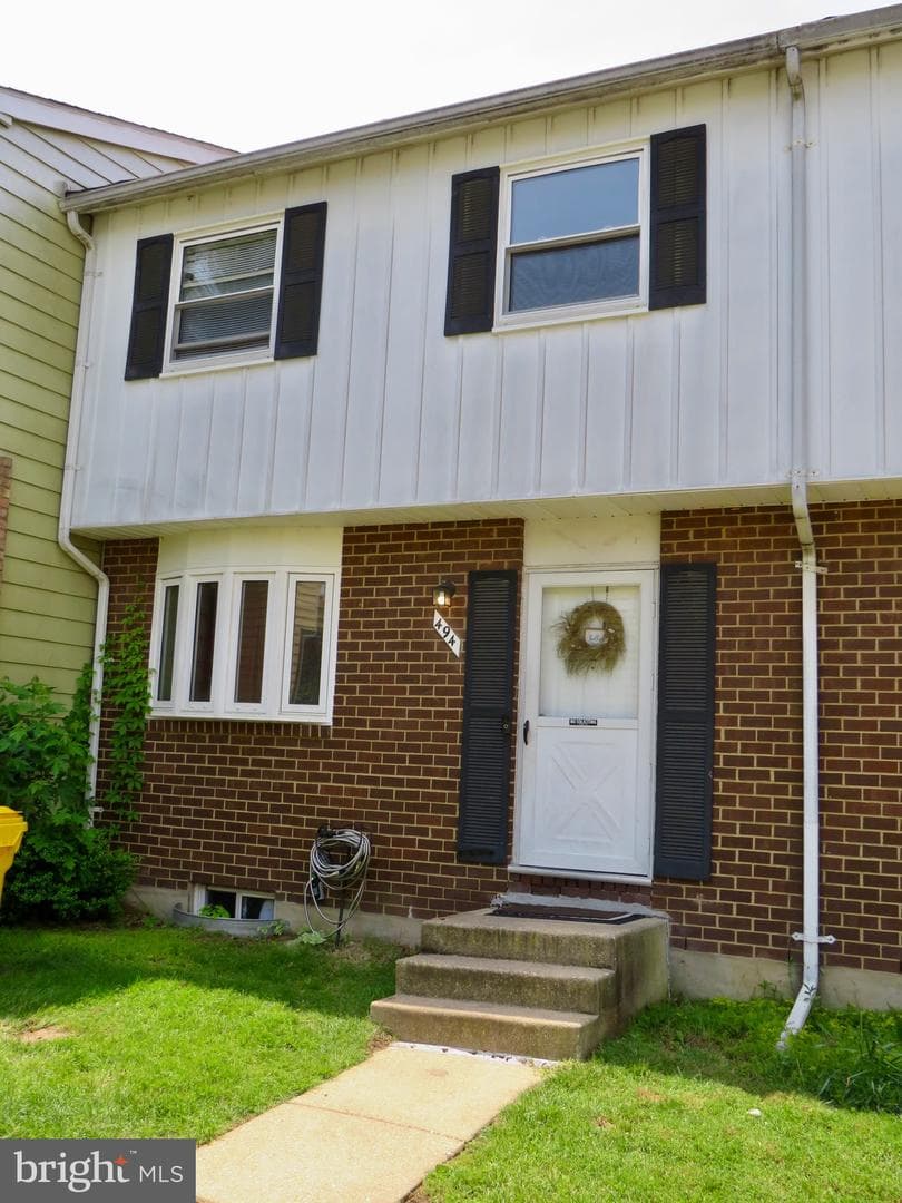 494 Kenilworth Court