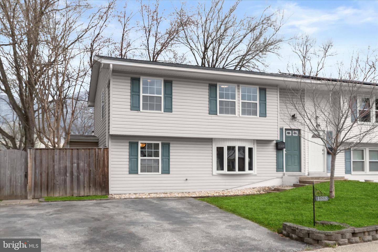 1338 Hallock Drive photo 1
