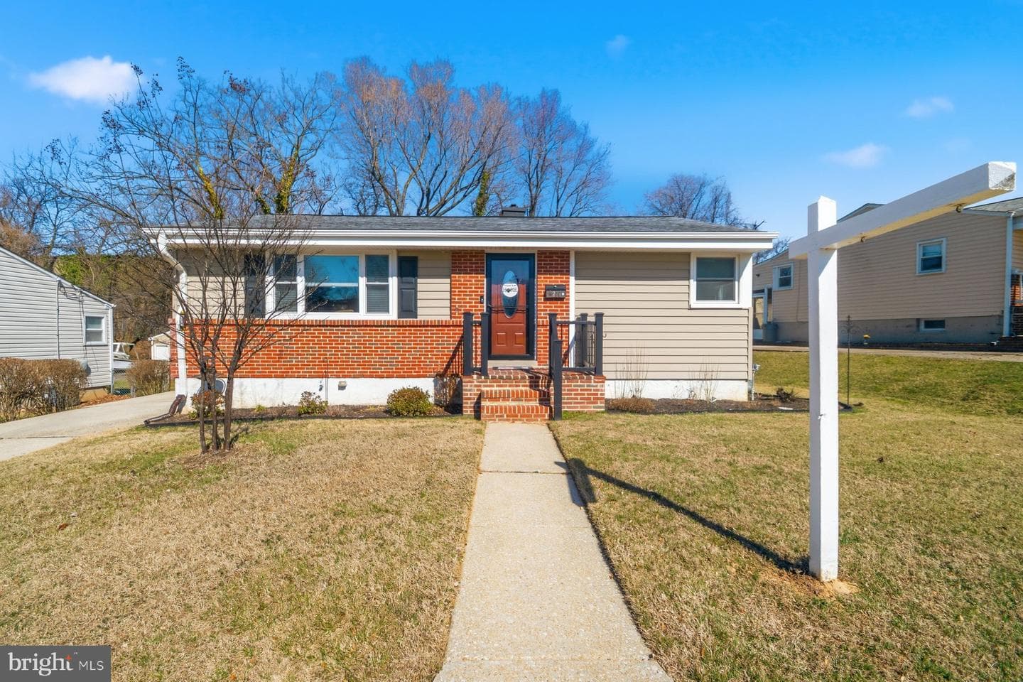 206 Cheddington Road photo 1
