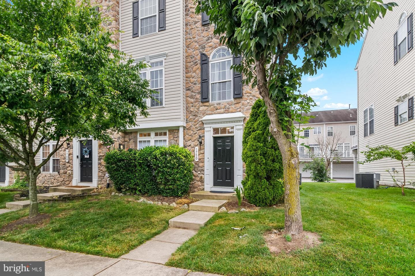 1750 Theale Way photo 1