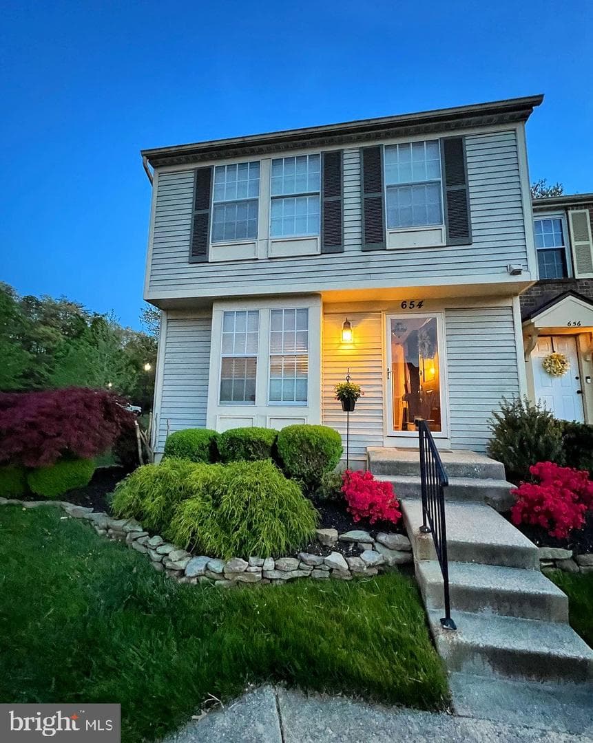 654 Willowby Run photo 1