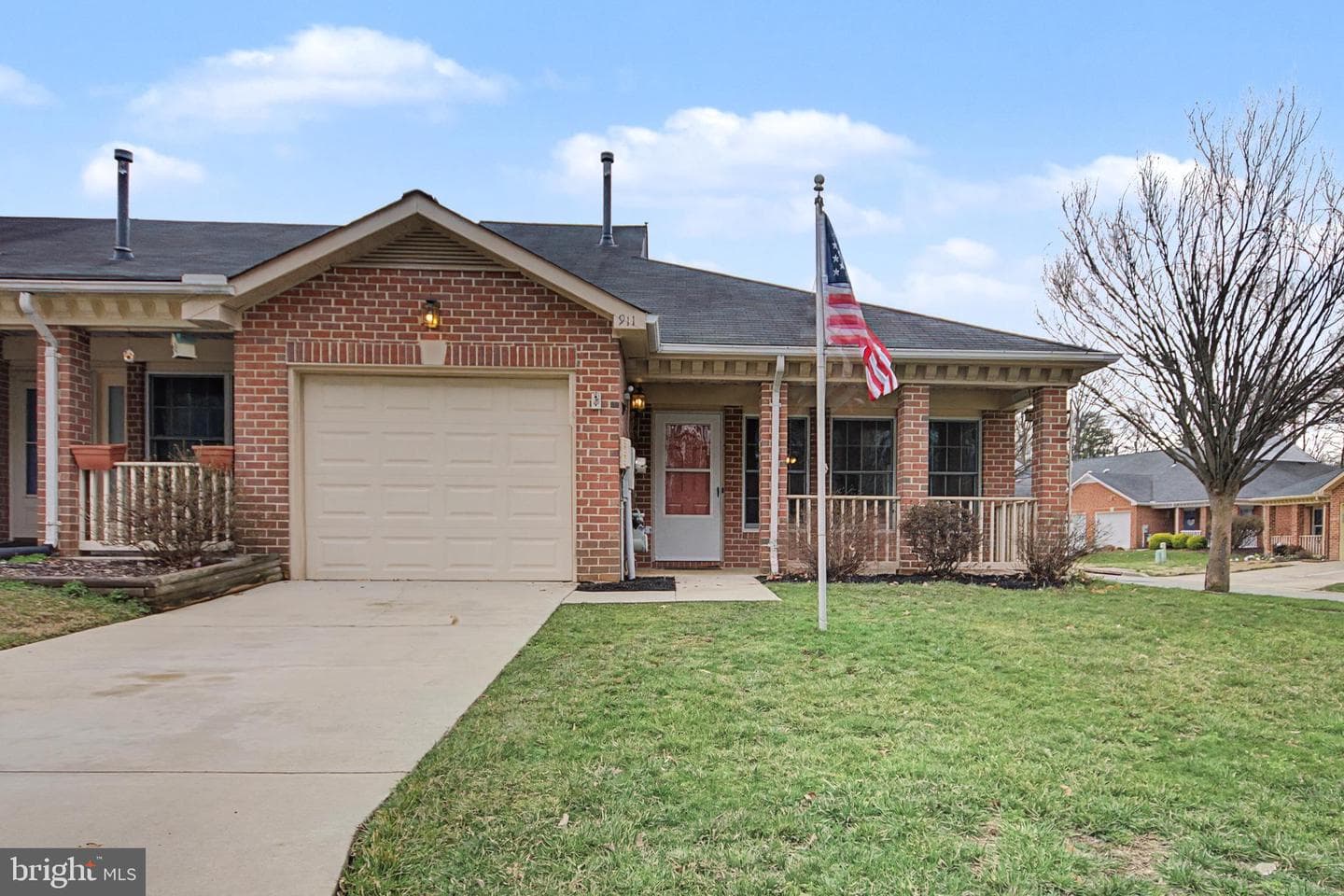911 Yardarm Lane photo 1