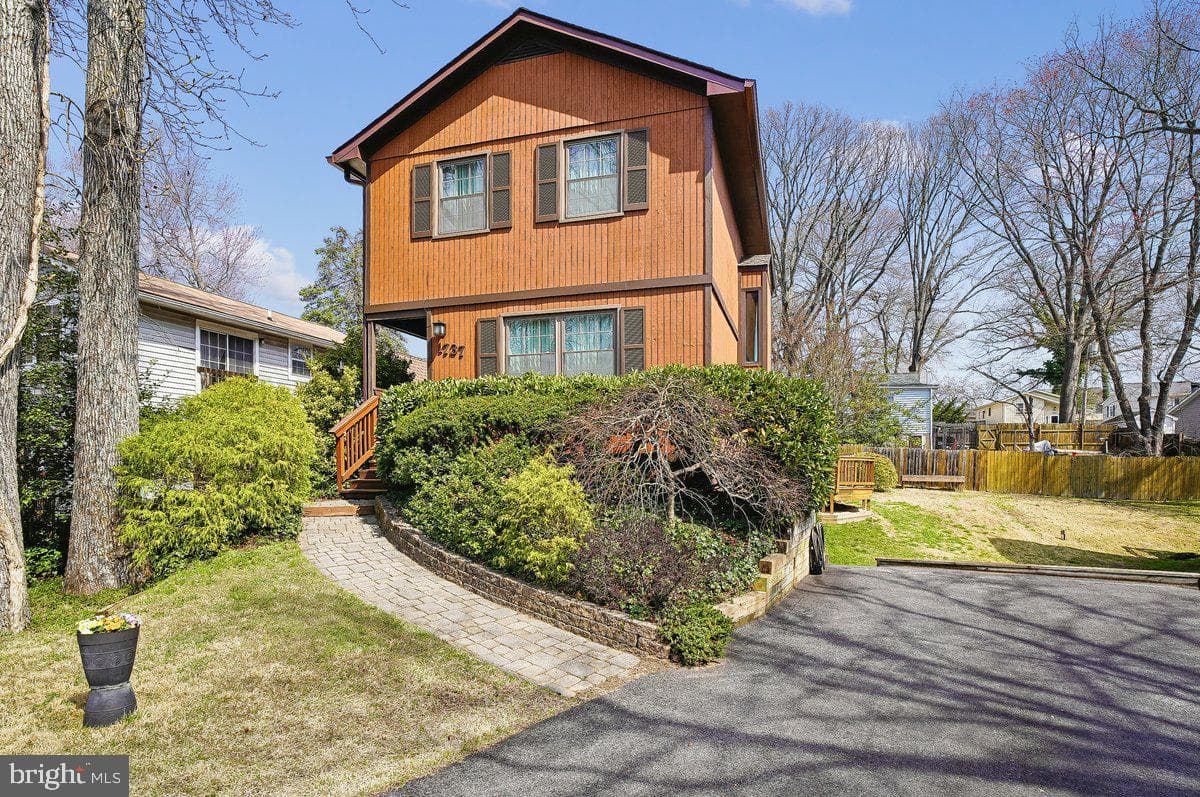 1737 Ridgely Road
