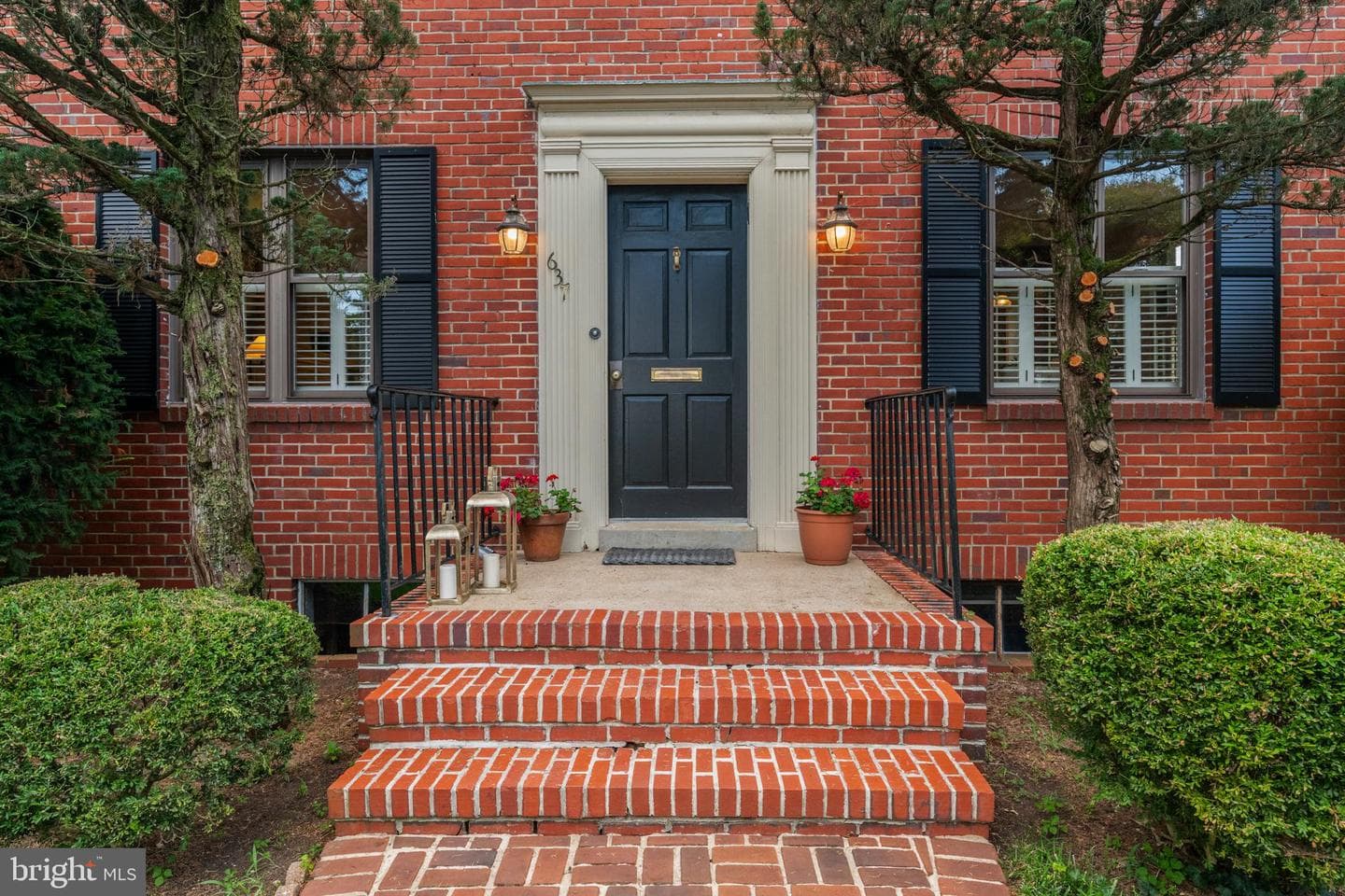 637 Chase Street photo 1