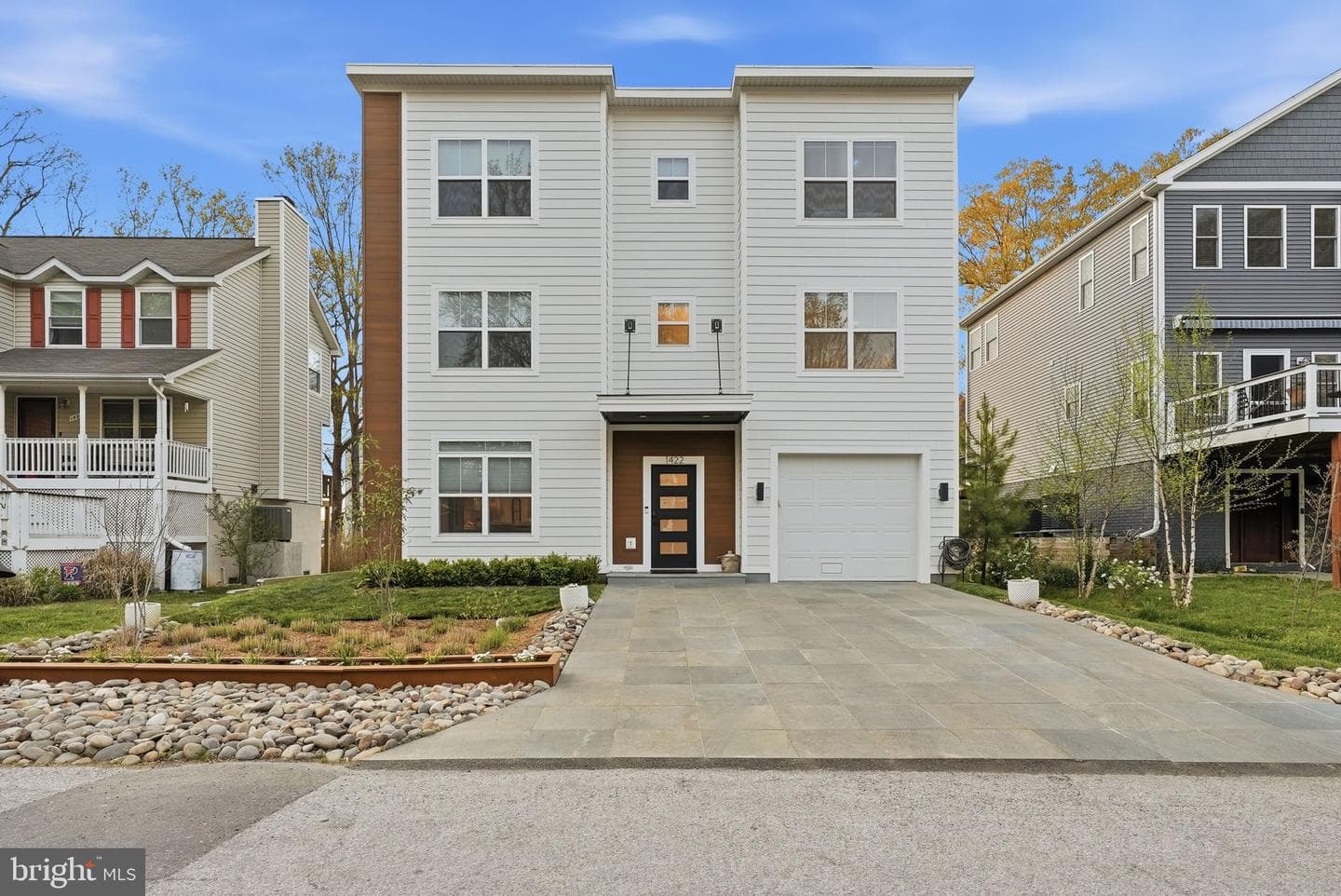 1422 Howard Road