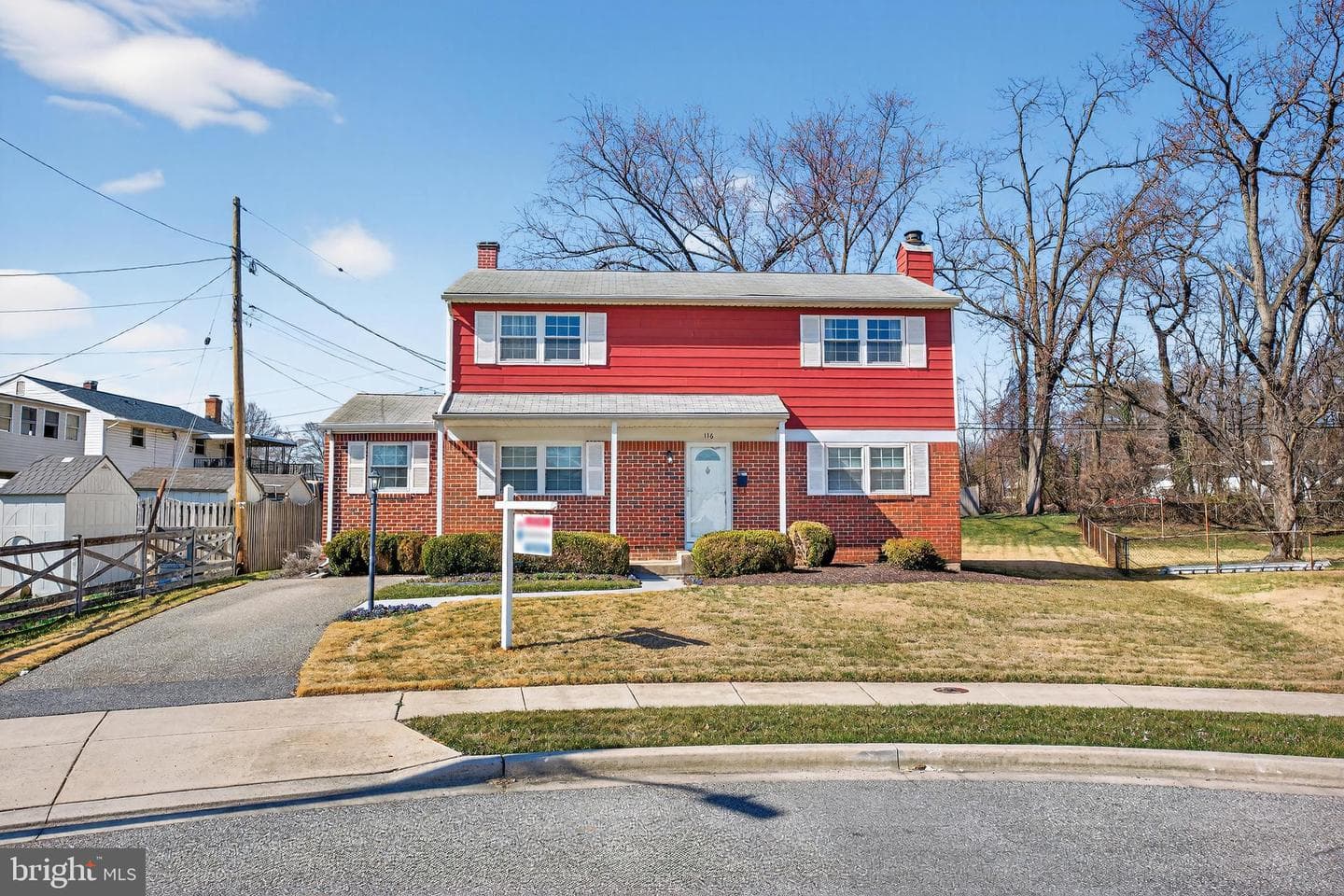 116 Crest Court photo 1