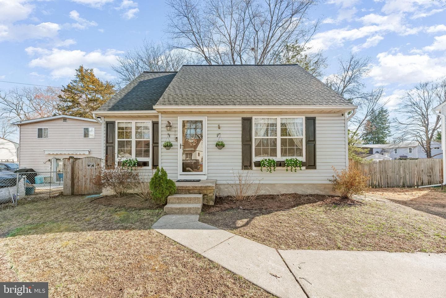 7803 W Shore Road photo 1