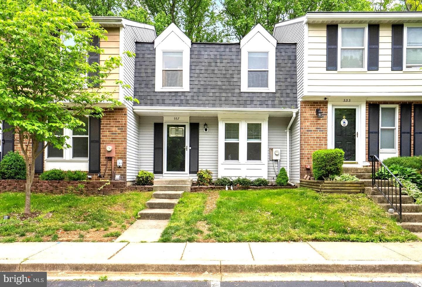 557 Bay Dale Court photo 1