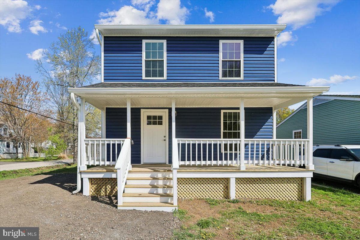 1160 Oak Avenue photo 1